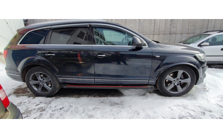 Подножки Audi Q7