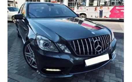 Решетка радиатора Mercedes E-class W212 2009-2013