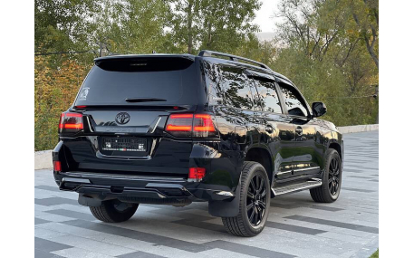 Комплект обвеса Toyota Land Cruiser 200
