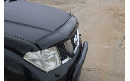 Дефлектор капота Nissan Navara