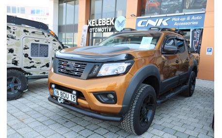 Дефлектор капота Nissan Navara