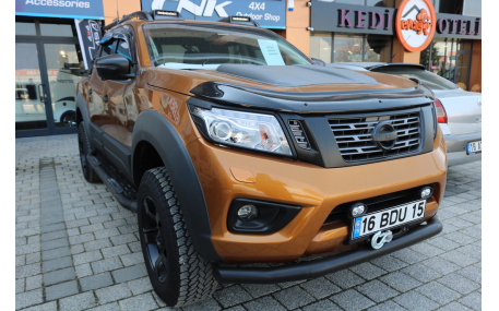 Дефлектор капота Nissan Navara