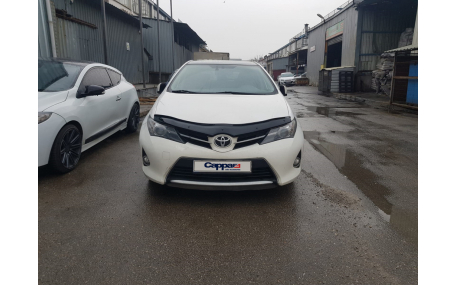 Дефлектор капота Toyota Auris 