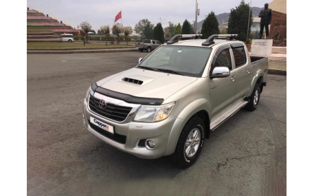 Дефлектор капота Toyota Hilux 