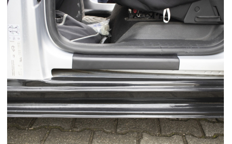 Накладка на пороги Volkswagen Caddy