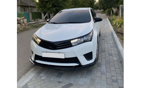 Накладка передняя Toyota Corolla