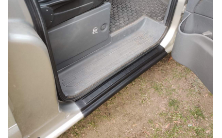 Накладка на пороги Mercedes Vito W639