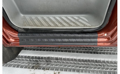 Накладка на пороги