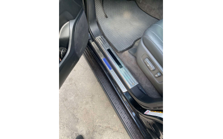 Накладки на пороги Toyota Land Cruiser 200