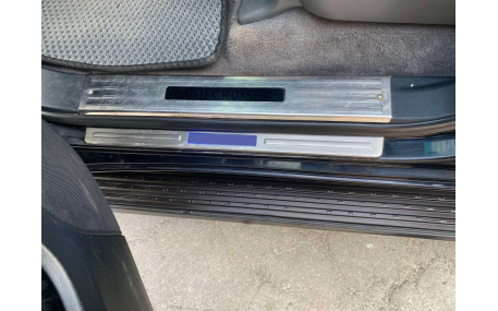 Накладки на пороги Toyota Land Cruiser 200