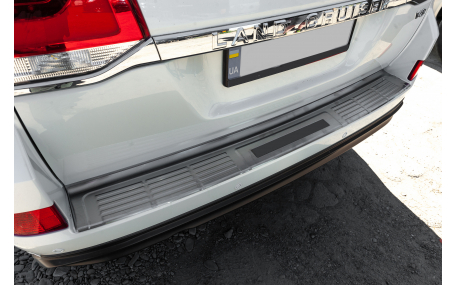 Накладка на задний бампер Toyota Land Cruiser 200