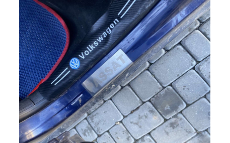 Накладки на пороги Volkswagen Passat B5