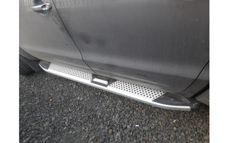 Подножки Volkswagen Amarok
