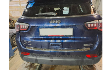 Накладка на задний бампер Jeep Compass