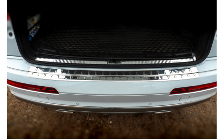 Накладка на задний бампер Audi Q7