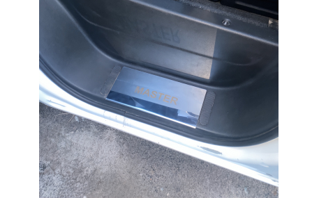 Накладки на пороги Renault Master