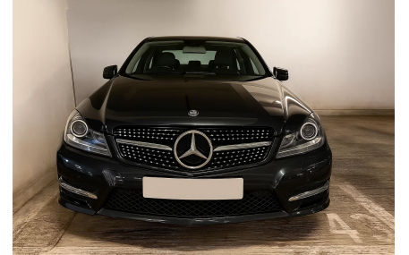 Решетка радиатора Mercedes C-class W204