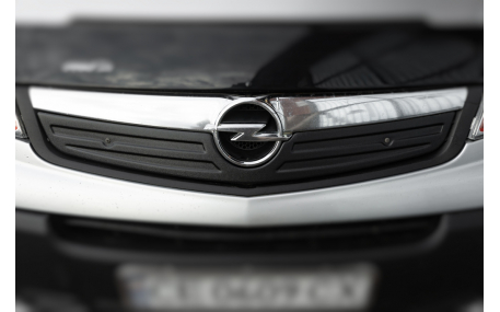 Зимняя накладка на решетку Opel Vivaro