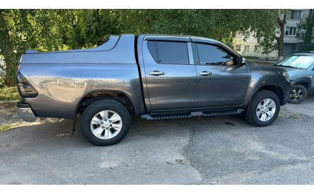 Подножки Toyota Hilux