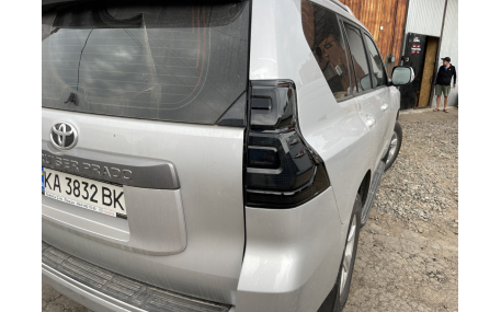 Фонари задние Toyota Land Cruiser Prado 150 2017-2023