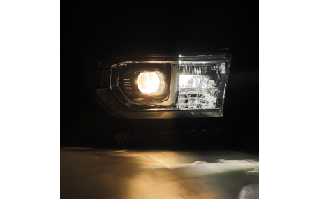 Фары передние Toyota Tundra 2007-2013