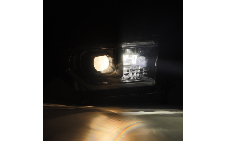 Фары передние Toyota Tundra 2007-2013