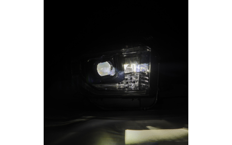 Фары передние Toyota Tundra 2014-2021