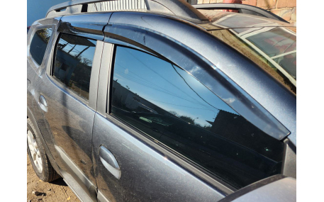 Дефлекторы окон Renault Duster
