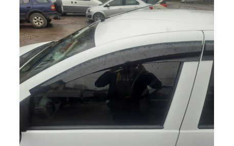 Дефлекторы окон Renault Sandero