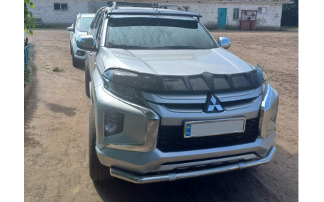 Дефлектор капота Mitsubishi L200 