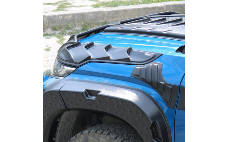 Накладка передняя Mitsubishi L200