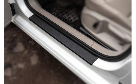 Накладки на пороги Volkswagen Golf 7