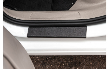 Накладки на пороги Volkswagen Golf 7