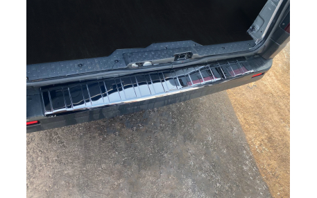 Накладка на задний бампер Opel Vivaro