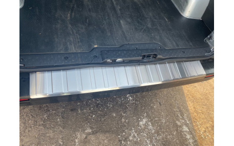 Накладка на задний бампер Opel Vivaro