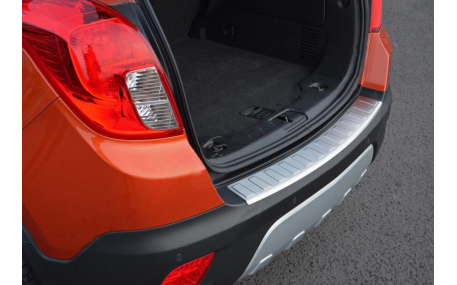 Накладка на задний бампер Chevrolet Tracker