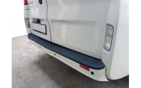 Накладка на задний бампер Renault Trafic