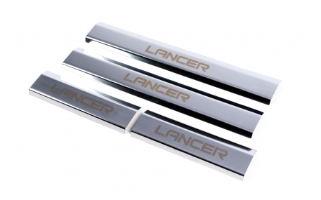 Накладки на пороги Mitsubishi Lancer X