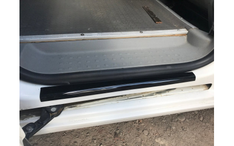 Накладки на пороги Volkswagen Caddy