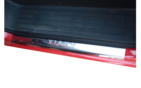 Накладки на пороги Mercedes Viano