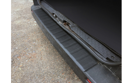 Накладка на задний бампер Renault Trafic