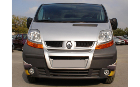 Накладка передняя Opel Vivaro