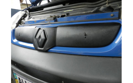 Зимняя накладка на решетку Renault Trafic
