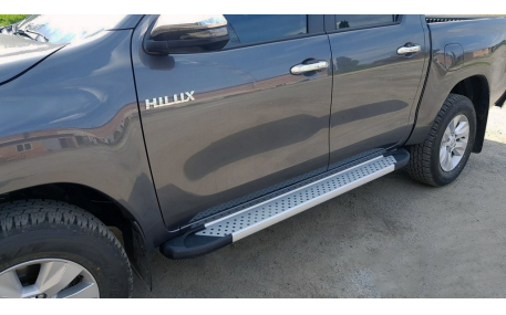 Подножки Toyota Hilux