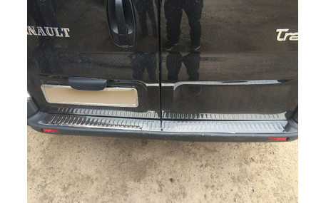 Накладка на задний бампер Opel Vivaro