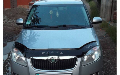 Дефлектор капота Skoda Roomster
