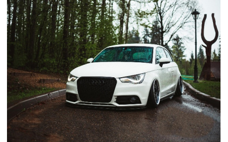 Решетка радиатора Audi A1 2010-2014