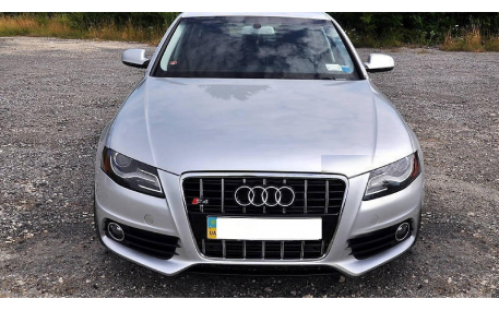 Решетка радиатора Audi A4 B8 2008-2012