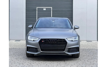 Решетка радиатора Audi A4 B9 2016-2019