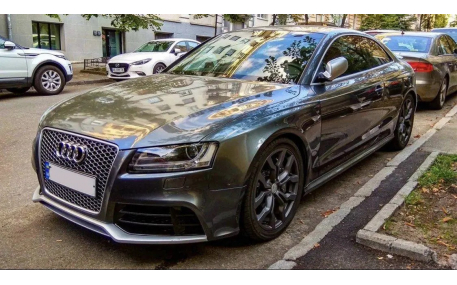 Решетка радиатора AUDI A5 2007-2011